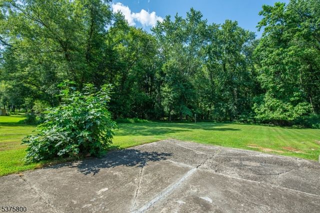 410 Horseneck Rd, Fairfield Twp., NJ 07004