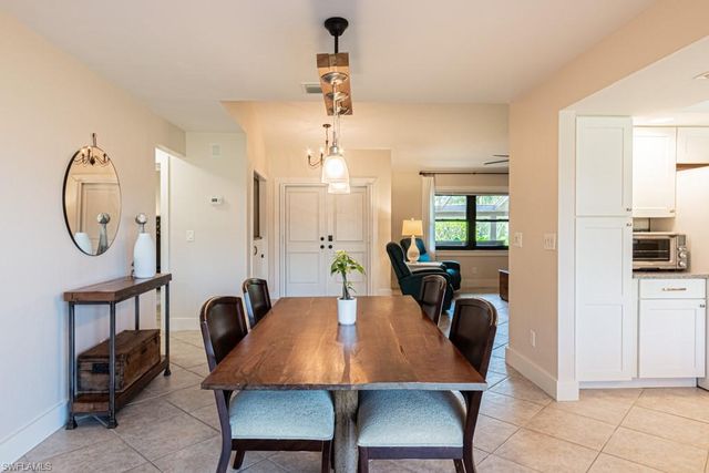 187 Round Key CIR D3, Naples, FL 34112