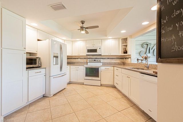 187 Round Key CIR D3, Naples, FL 34112