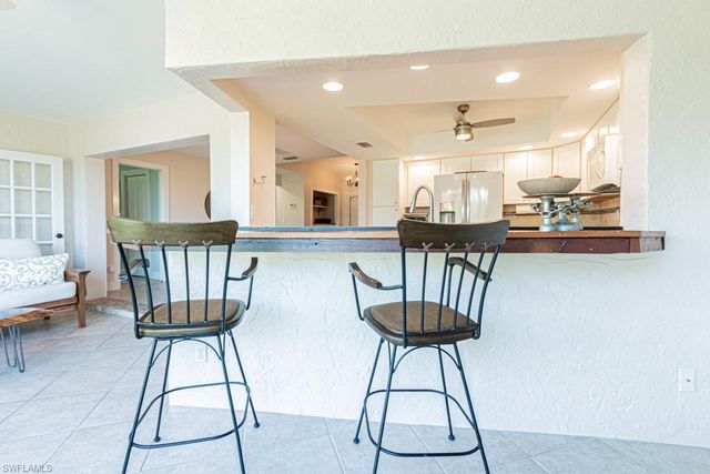 187 Round Key CIR D3, Naples, FL 34112