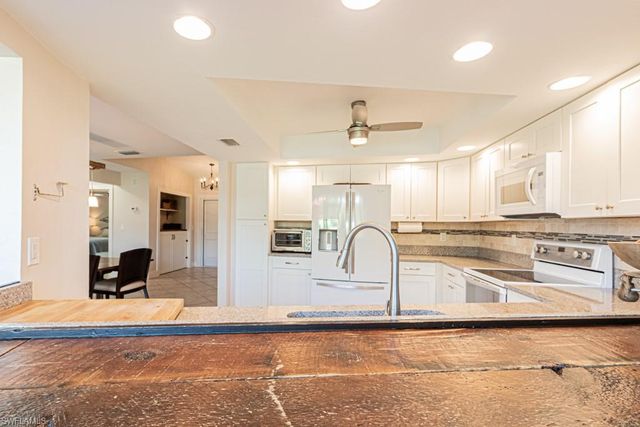 187 Round Key CIR D3, Naples, FL 34112