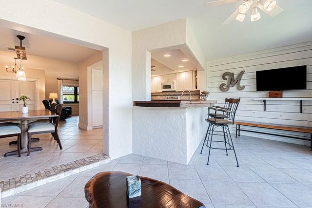 187 Round Key CIR D3, Naples, FL 34112