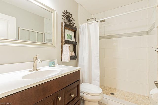 187 Round Key CIR D3, Naples, FL 34112