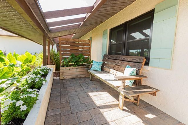 187 Round Key CIR D3, Naples, FL 34112