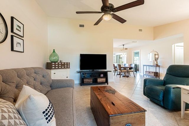 187 Round Key CIR D3, Naples, FL 34112