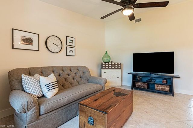 187 Round Key CIR D3, Naples, FL 34112