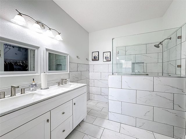 7526 SURREY PINES DRIVE, Apollo Beach, FL 33572