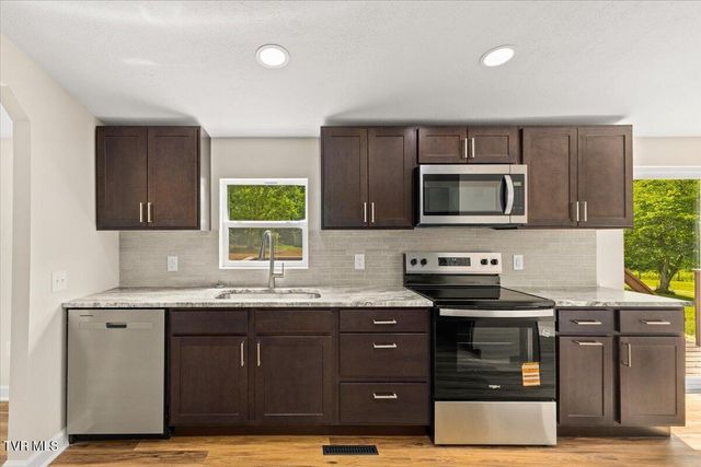 305 Broyles Lane, Bristol, TN 37620