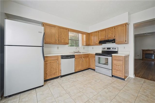 1758 Skiffes Creek CIR, Williamsburg, VA 23185