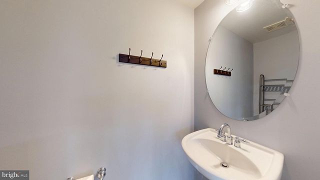 502 LEGRACE TER NE, Leesburg, VA 20176