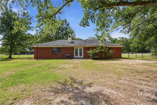 39 Henry Lane, Hinesville, GA 31313