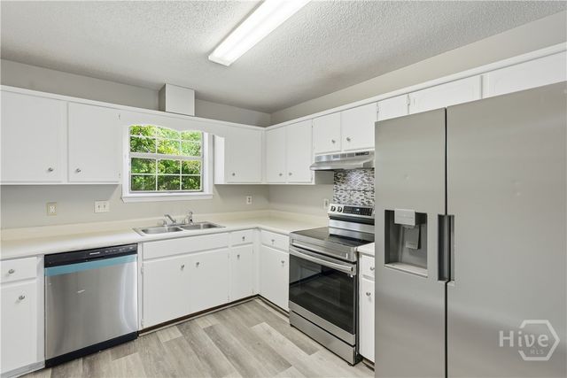 39 Henry Lane, Hinesville, GA 31313