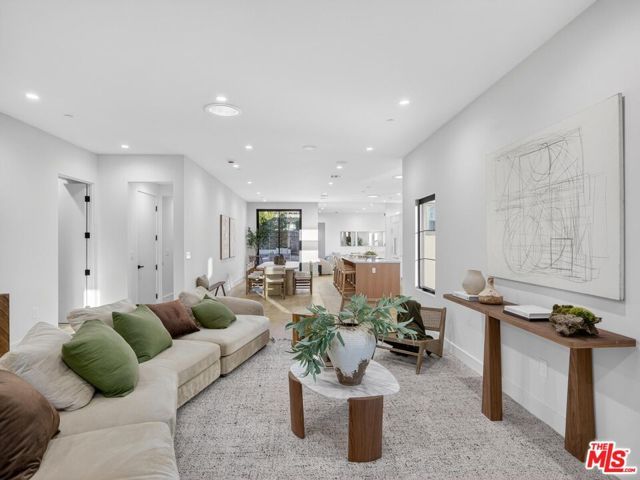 8404 Gonzaga Avenue, Los Angeles, CA 90045