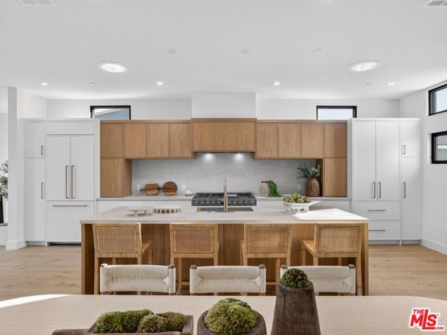 8404 Gonzaga Avenue, Los Angeles, CA 90045