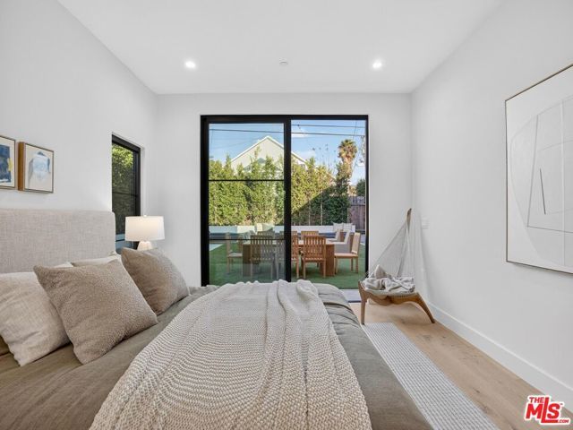 8404 Gonzaga Avenue, Los Angeles, CA 90045
