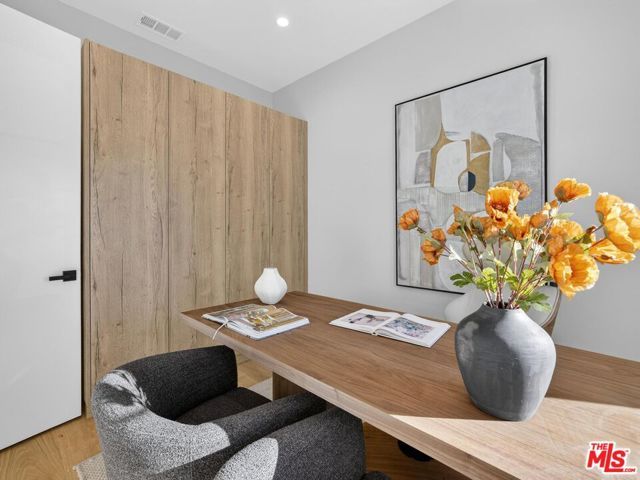 8404 Gonzaga Avenue, Los Angeles, CA 90045