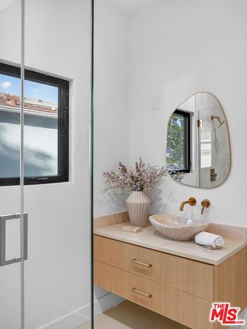 8404 Gonzaga Avenue, Los Angeles, CA 90045