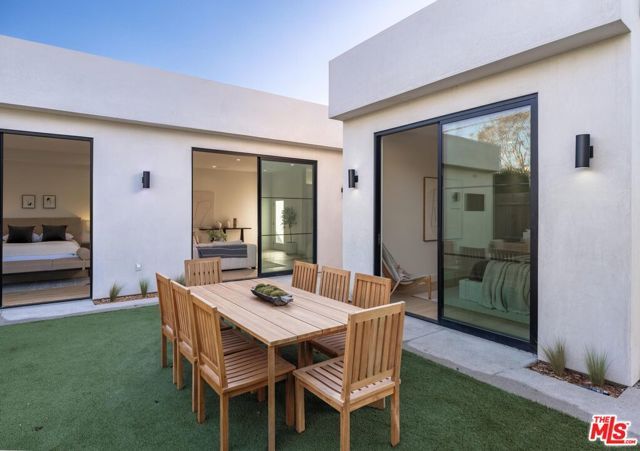 8404 Gonzaga Avenue, Los Angeles, CA 90045