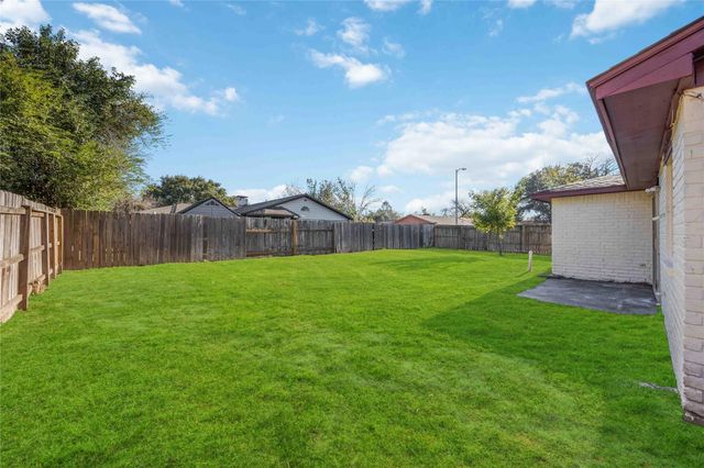 2302 Green Knoll Drive, Houston, TX 77067