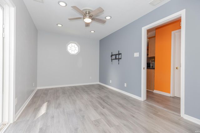 1255 Maple Court, Evansville, IN 47714