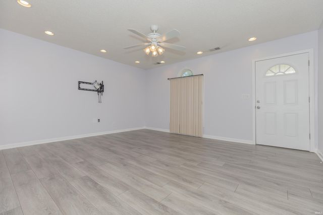 1255 Maple Court, Evansville, IN 47714