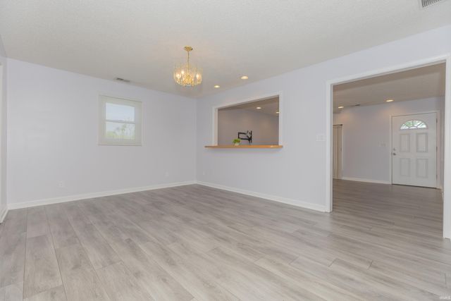 1255 Maple Court, Evansville, IN 47714