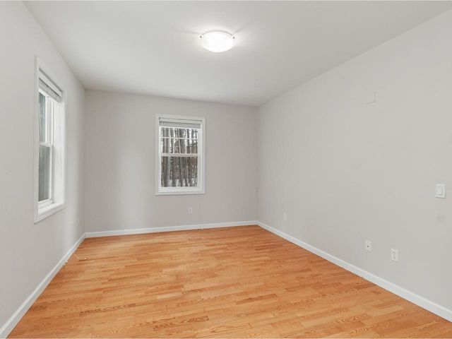 99 Eldredge St Unit 101, South Burlington, VT 05403