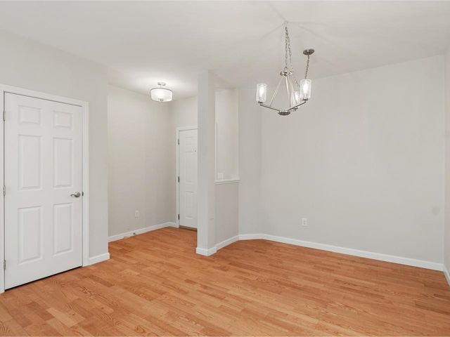 99 Eldredge St Unit 101, South Burlington, VT 05403