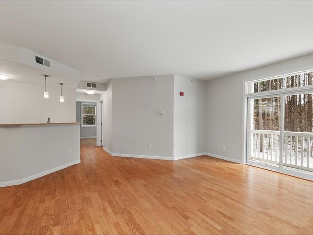 99 Eldredge St Unit 101, South Burlington, VT 05403