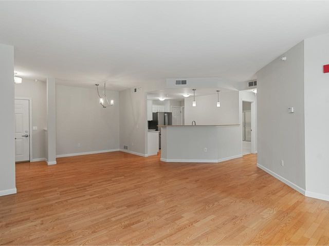 99 Eldredge St Unit 101, South Burlington, VT 05403