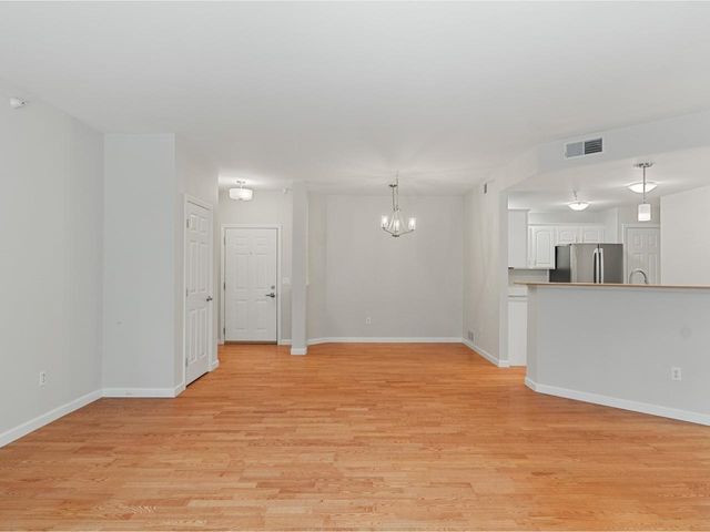 99 Eldredge St Unit 101, South Burlington, VT 05403