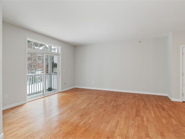 99 Eldredge St Unit 101, South Burlington, VT 05403