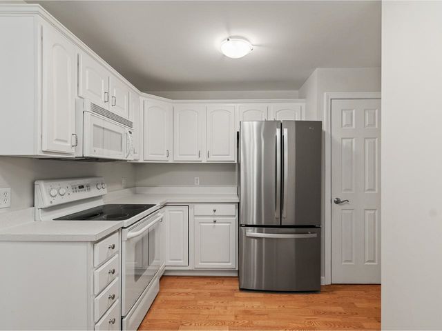 99 Eldredge St Unit 101, South Burlington, VT 05403