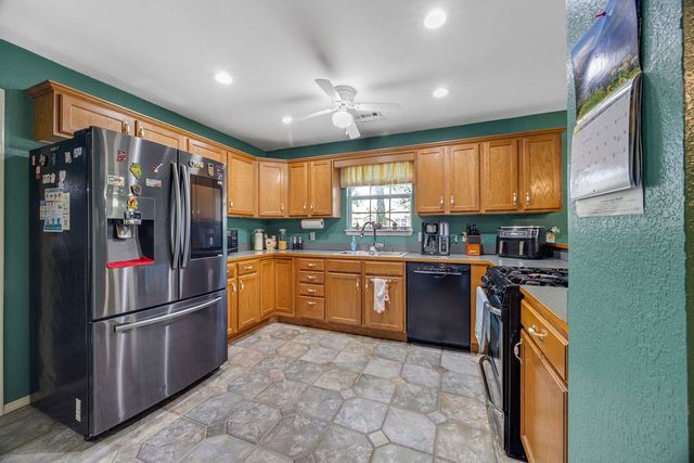 1655 Desarc Way, Fayetteville, AR 72704