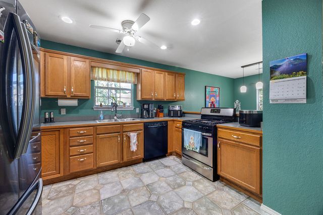 1655 Desarc Way, Fayetteville, AR 72704