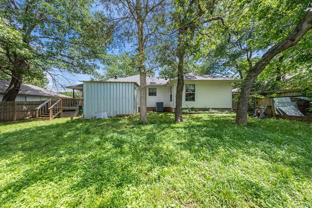 1655 Desarc Way, Fayetteville, AR 72704