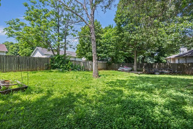 1655 Desarc Way, Fayetteville, AR 72704