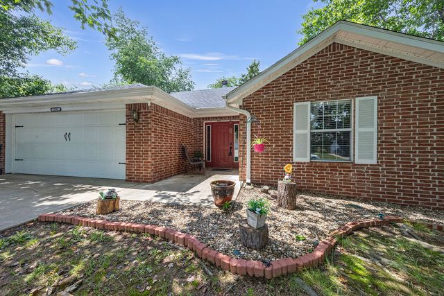 1655 Desarc Way, Fayetteville, AR 72704