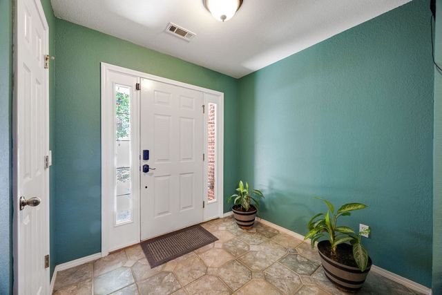 1655 Desarc Way, Fayetteville, AR 72704