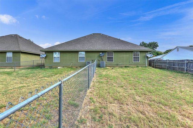 1014 W Coffin Street 102, Denison, TX 75020