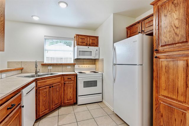 1014 W Coffin Street 102, Denison, TX 75020