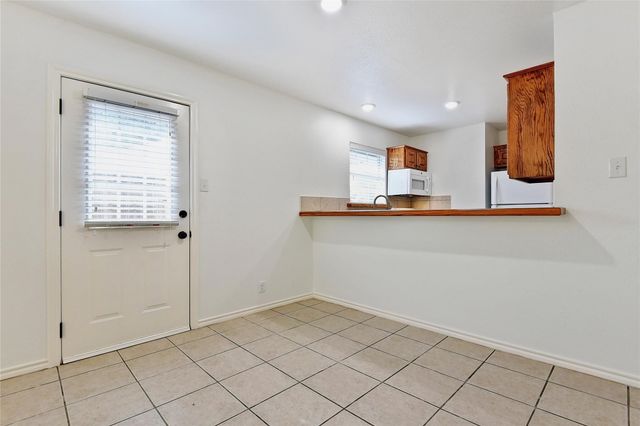 1014 W Coffin Street 102, Denison, TX 75020