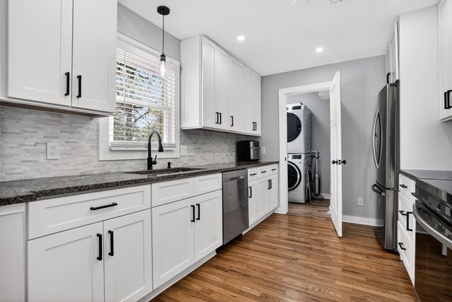 922 Salt Pl., Murrells Inlet, SC 29576