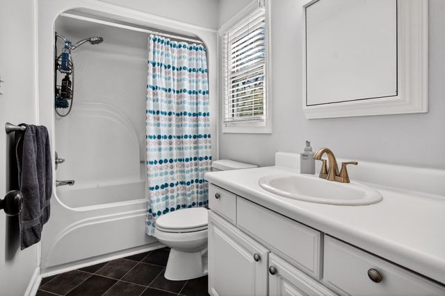 922 Salt Pl., Murrells Inlet, SC 29576