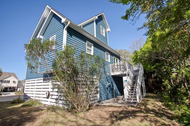 922 Salt Pl., Murrells Inlet, SC 29576