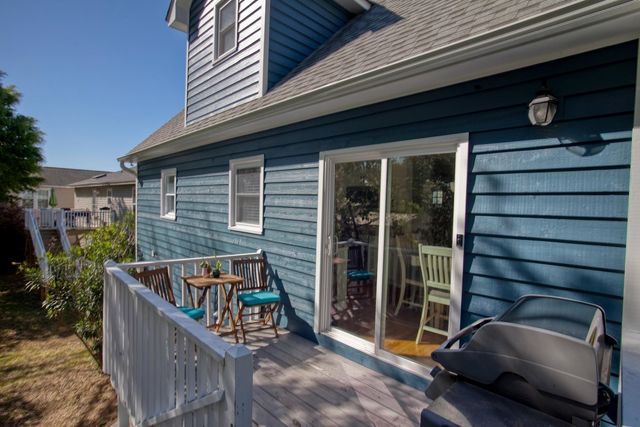 922 Salt Pl., Murrells Inlet, SC 29576