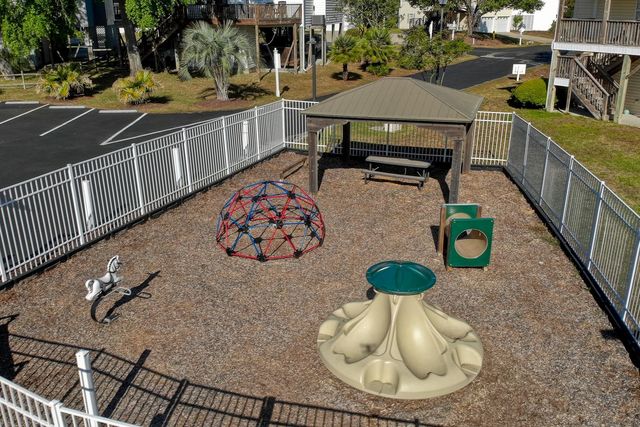 922 Salt Pl., Murrells Inlet, SC 29576