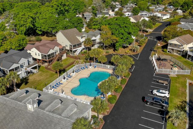 922 Salt Pl., Murrells Inlet, SC 29576