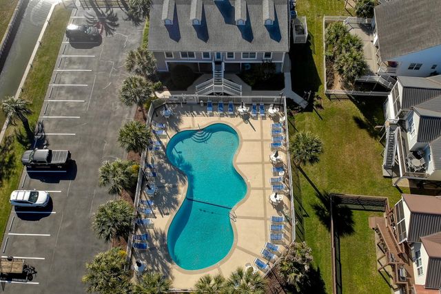 922 Salt Pl., Murrells Inlet, SC 29576