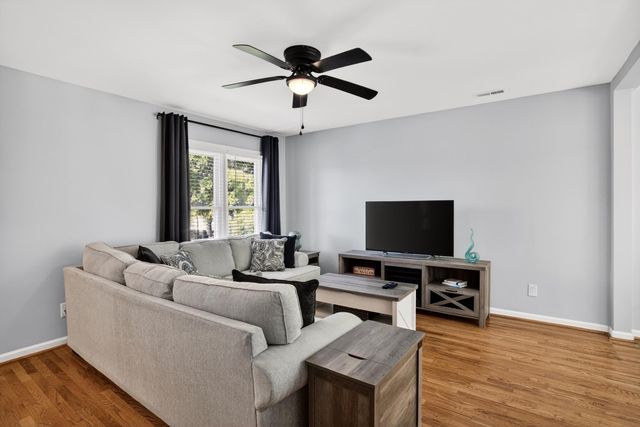 922 Salt Pl., Murrells Inlet, SC 29576